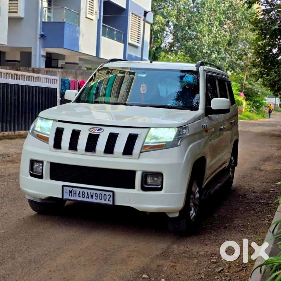 Mahindra Tuv 300 Mhawk100 T8 Dual Tone, 2017, Diesel