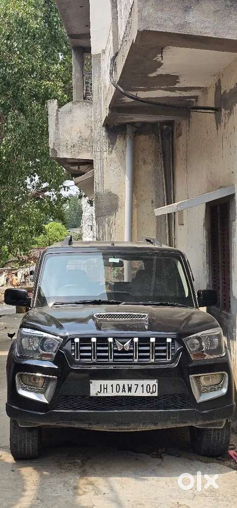 Mahindra Scorpio S4 2016