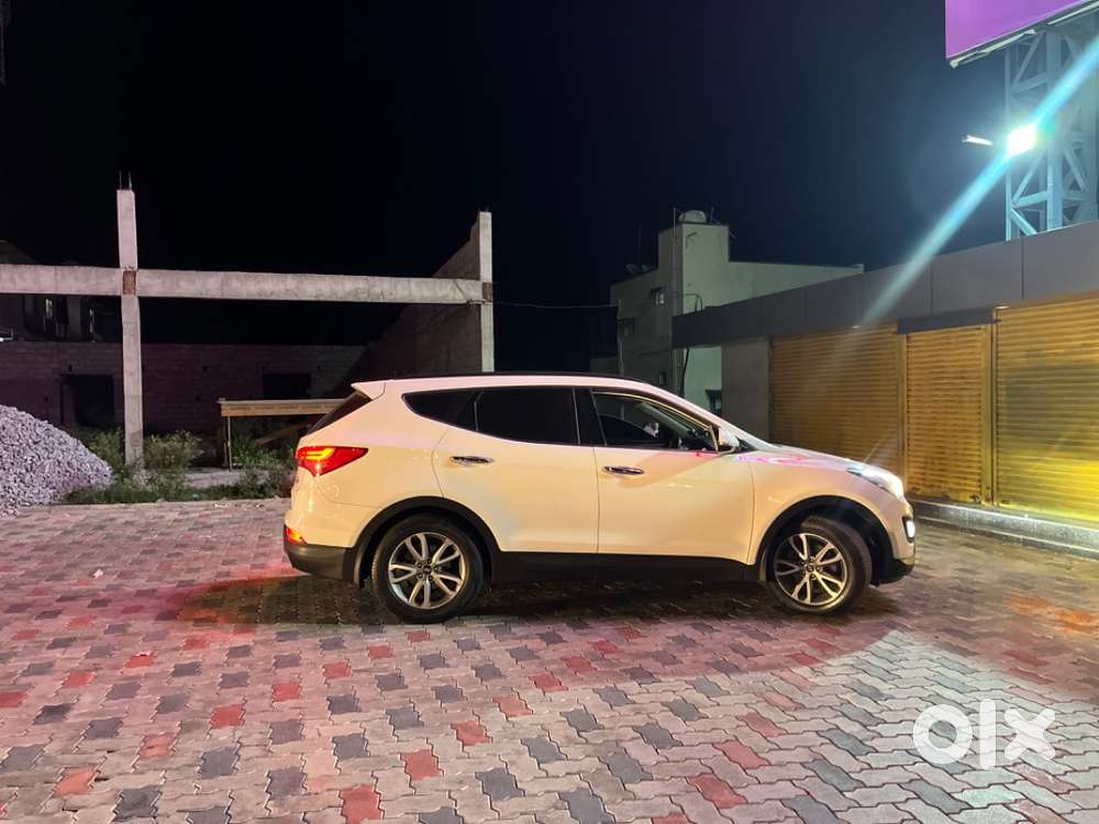 Very Neatly Maintained Hyundai Santa Fe