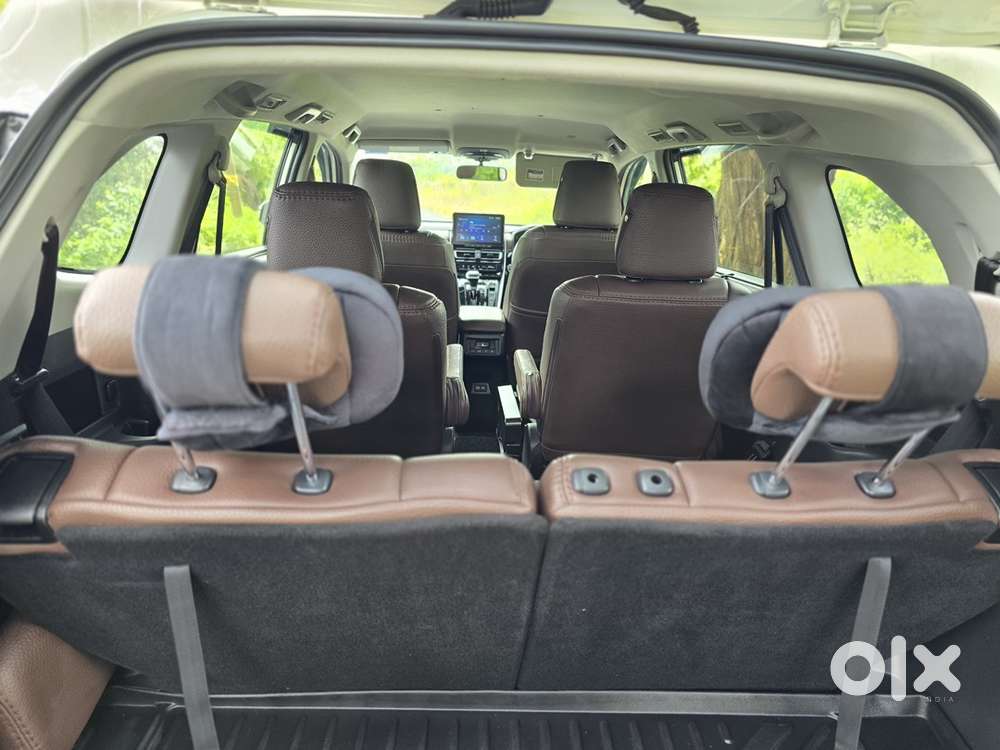 Toyota Innova Hycross 2025