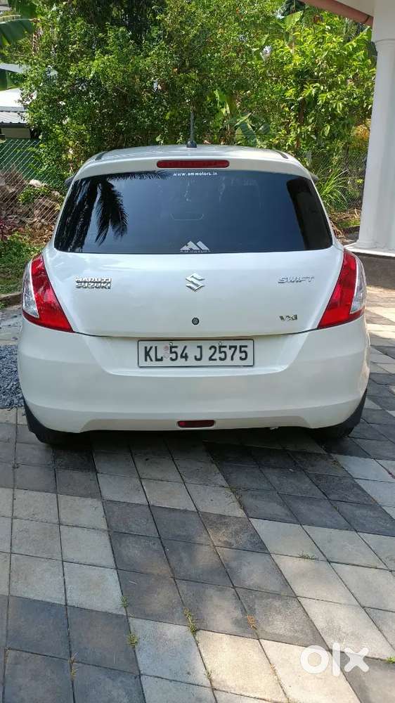 Maruti Suzuki Swift 2017 Petrol 72000 Km Driven