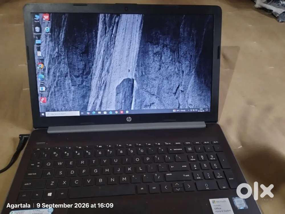 HP CORE i3 7th Gen windows 10 SSD128 RAM 8GB