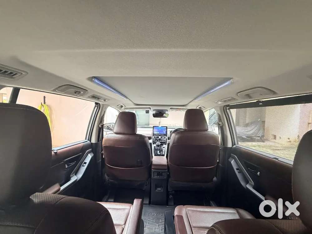 Toyota Innova Hycross 2024