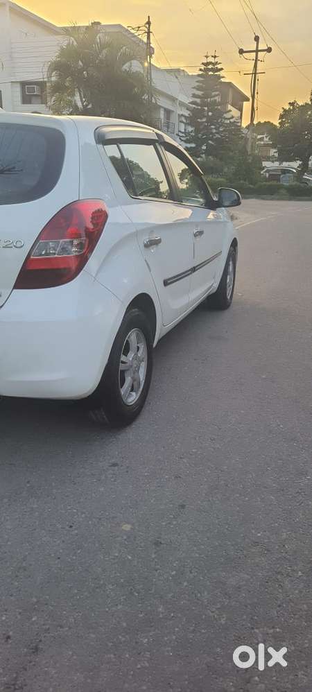 Hyundai I20 Sportz 1.4 Crdi 6 Speed Bs-iv, 2012, Diesel
