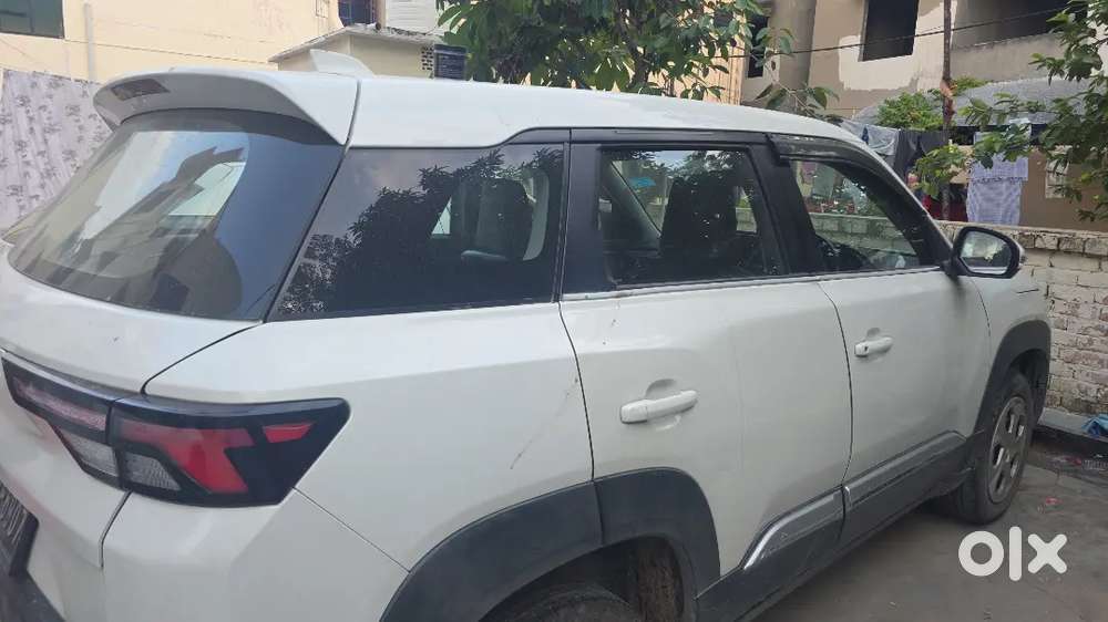 Maruti Brezza Lxi Petrol 2023
