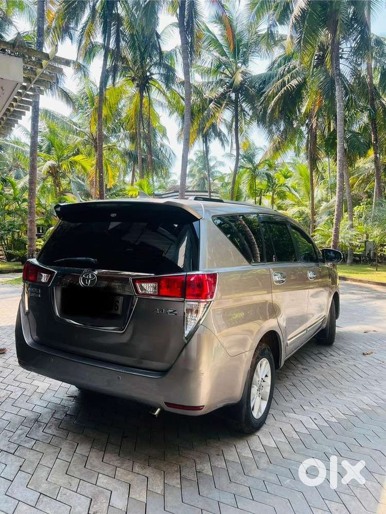 Toyota Innova Crysta 2016 Diesel Well Maintained