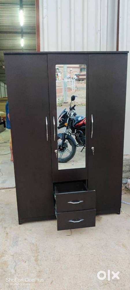 ELEGANT NEW 3 DOOR WARDROBE FOR SALE WITH FREE SHIPPING