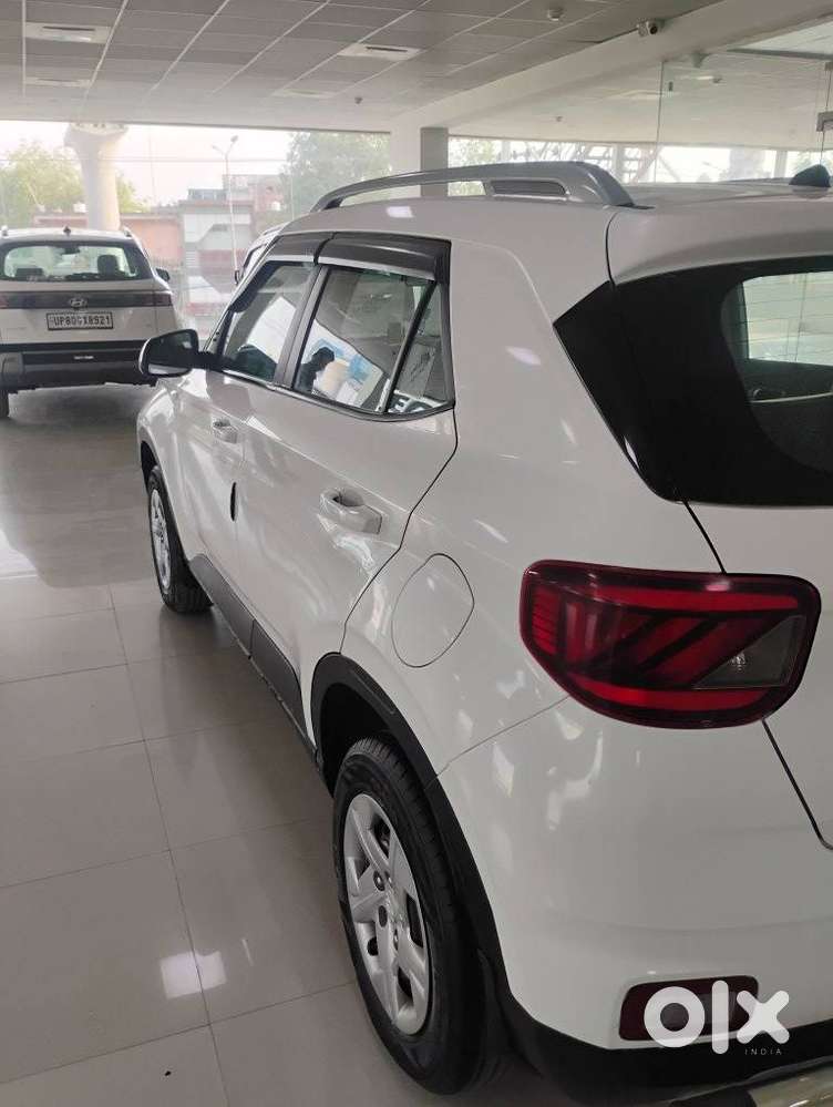 Hyundai Venue S 1.2 Petrol, 2022, Petrol