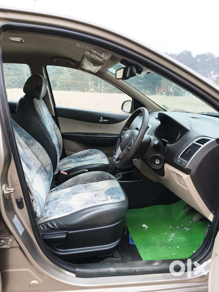 Hyundai I20 Sportz 1.2 Bs-iv, 2013, Petrol