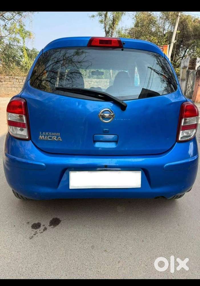 Nissan Petrol Car 2011