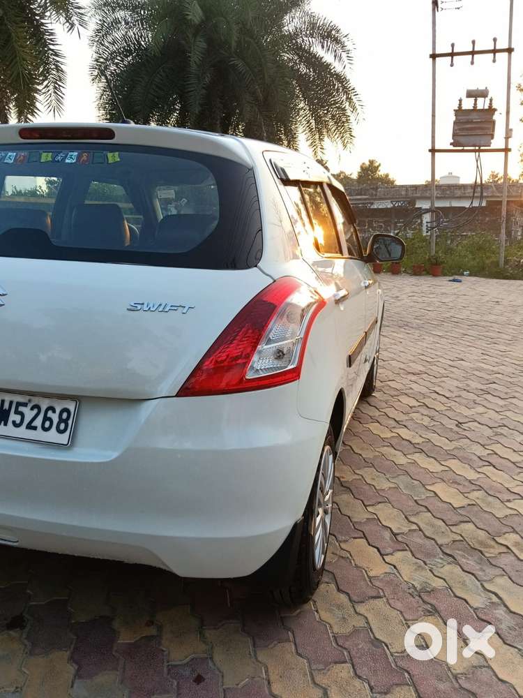 Maruti Suzuki Swift Lxi Optional-o, 2017, Petrol