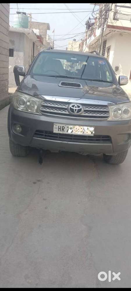 Toyota Fortuner 3.0 4x4 Manual, 2011, Diesel