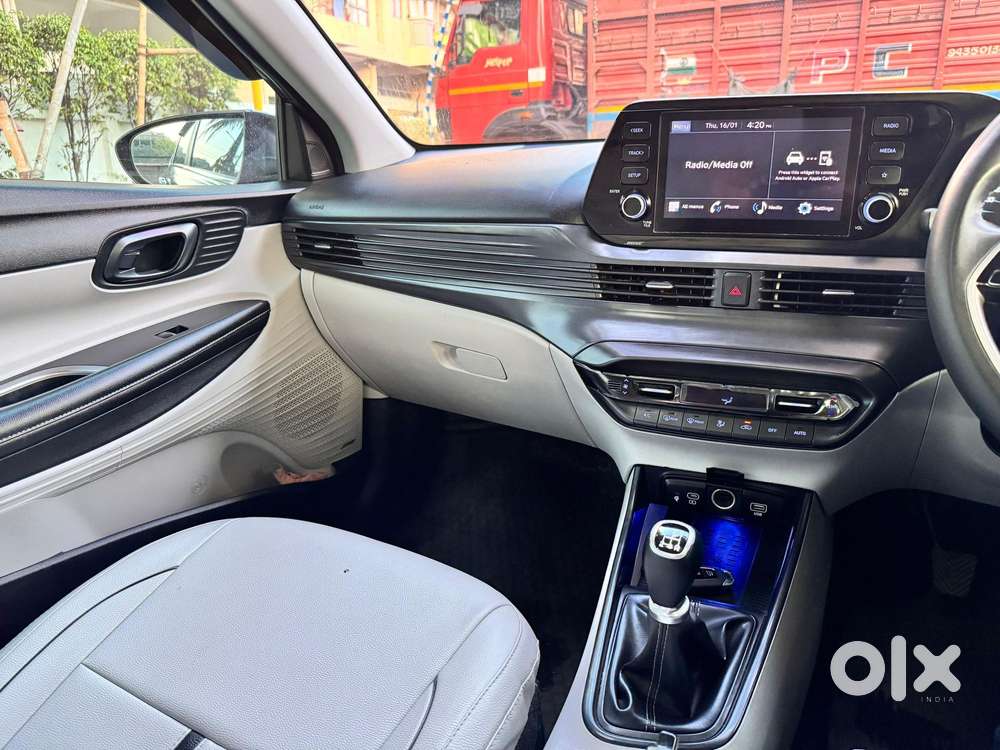 Hyundai I20 Asta 1.2 Mt Dual Tone, 2023, Petrol