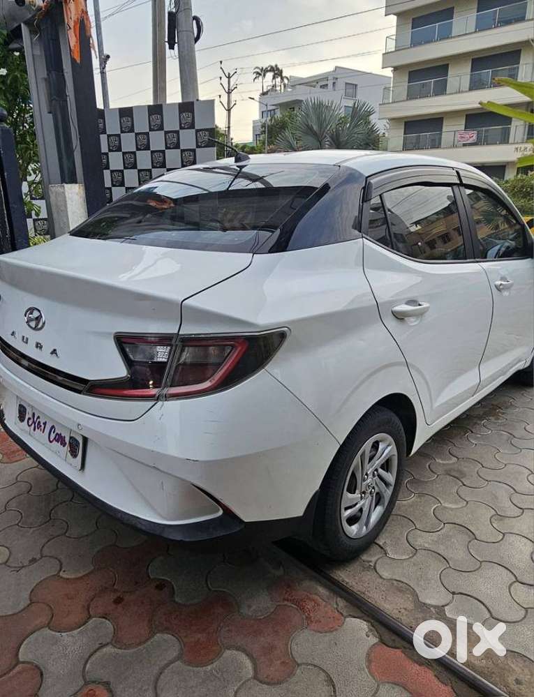 Hyundai Aura 1.2 E Petrol Mt, 2020, Petrol