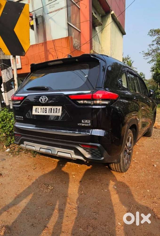 Toyota Innova Hycross 2.0 Vx (o) Hybrid 7 Str, 2023, Petrol
