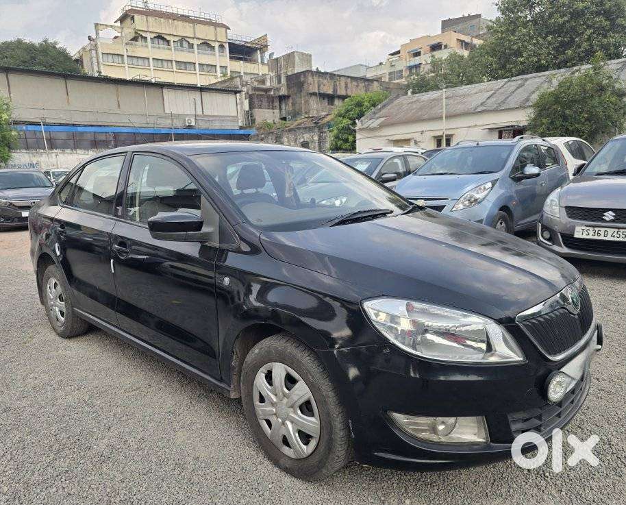 Skoda Rapid 1.6 Mpi At Ambition Plus, 2011, Petrol