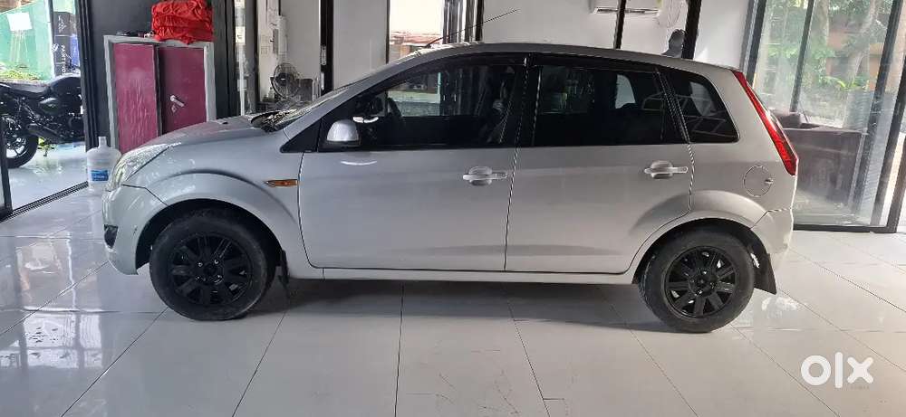Ford Figo 1.5 Titanium 2011