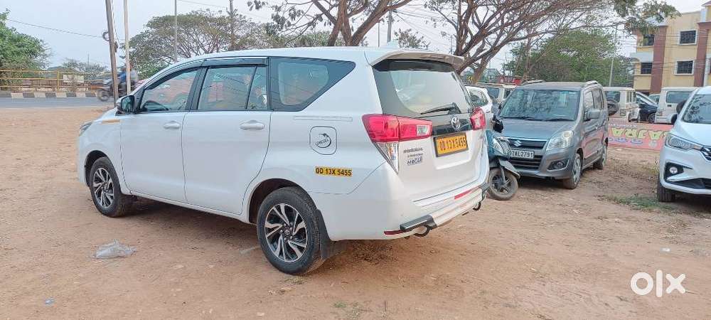 Toyota Innova Crysta 2.4 G Plus Mt 8s, 2025, Diesel