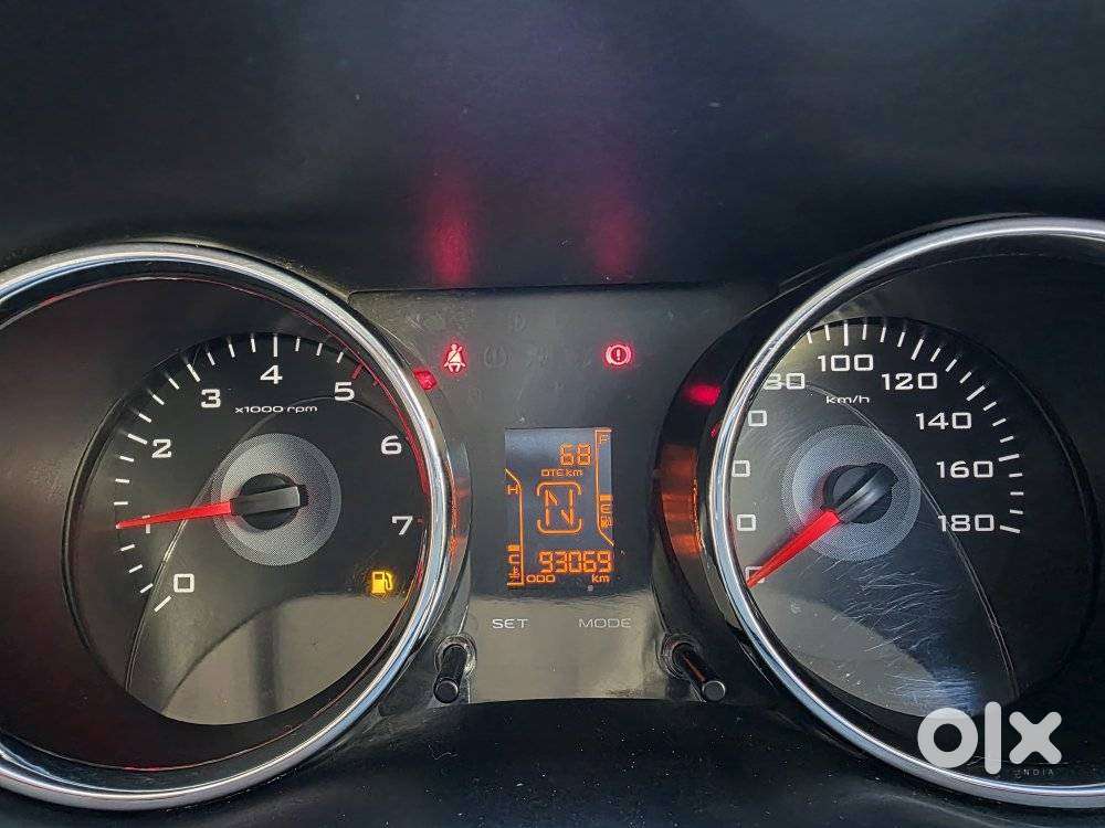 Mahindra Tuv 300 T8 Amt (automatic), 2016, Diesel