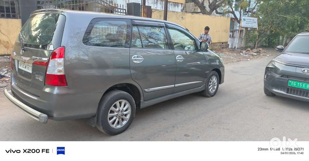 Toyota Innova 2.5 Vx 8 Str Bs-iii, 2014, Diesel
