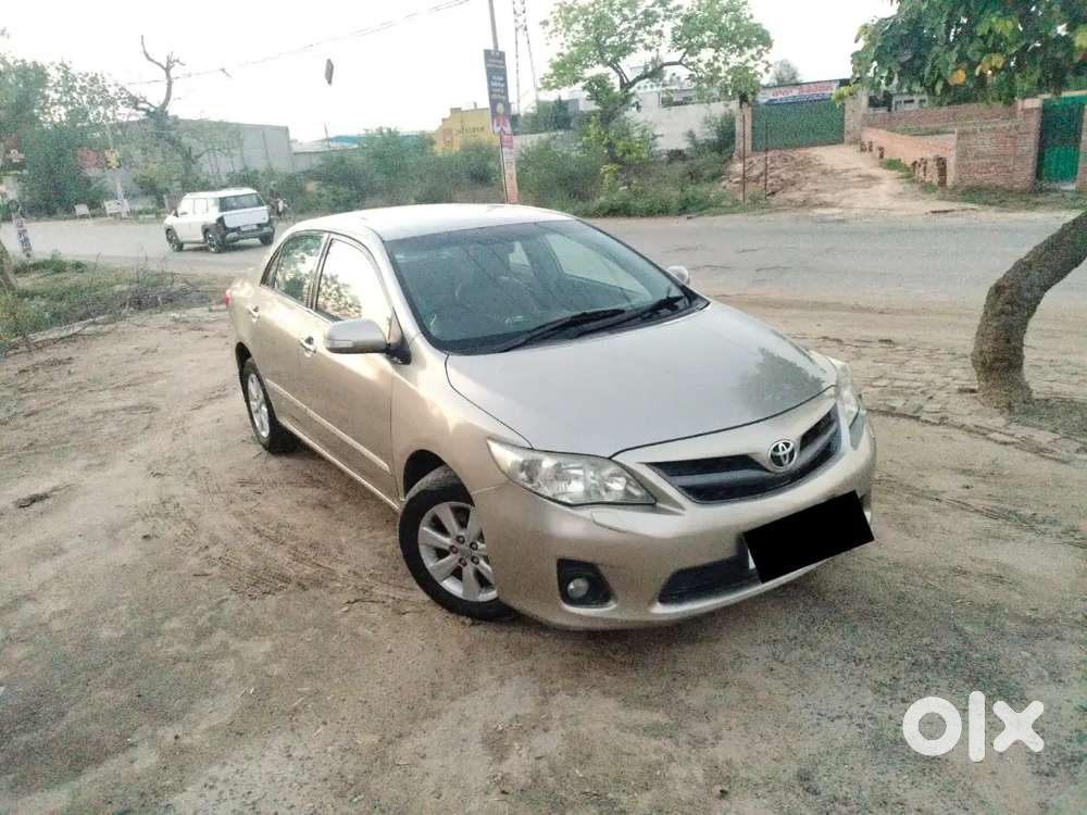 Toyota Corolla Altis 2013