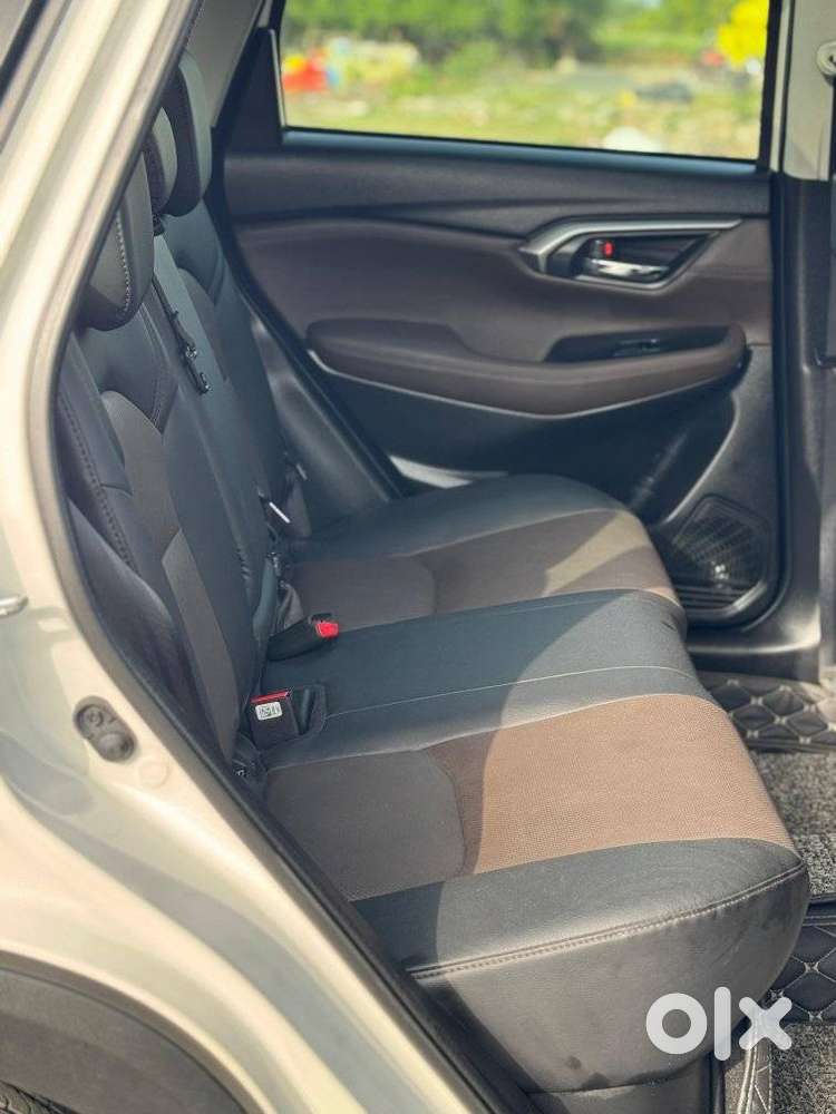 Toyota Urban Cruiser Hyryder 1.5 V Hybrid, 2024, Petrol