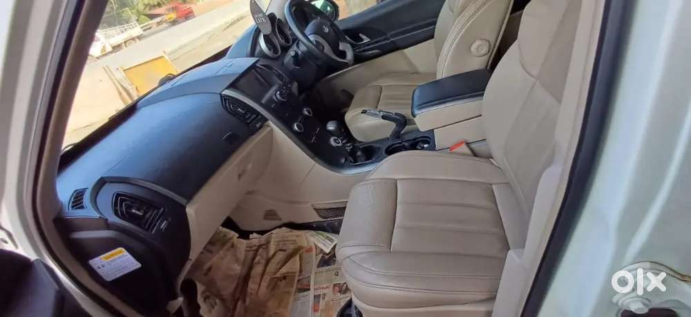 2016 Mahindra Xuv500 W10 Manual  7-seater  Diesel  ₹ 8.15