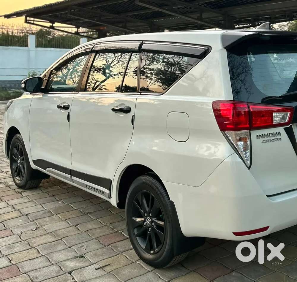 Toyota Innova Crysta 2.4 V 2016 For Sell
