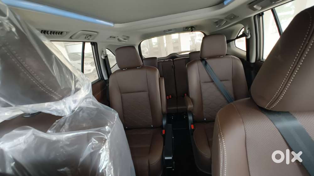 Toyota Innova Hycross 2.0 Zx (o) Hybrid 7 Str, 2026, Petrol