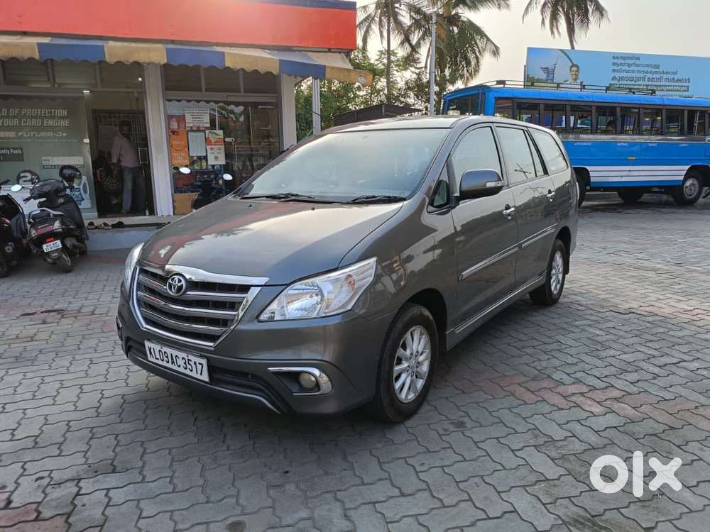 Toyota Innova 2.5 Vx 8 Str Bs-iii, 2012, Diesel