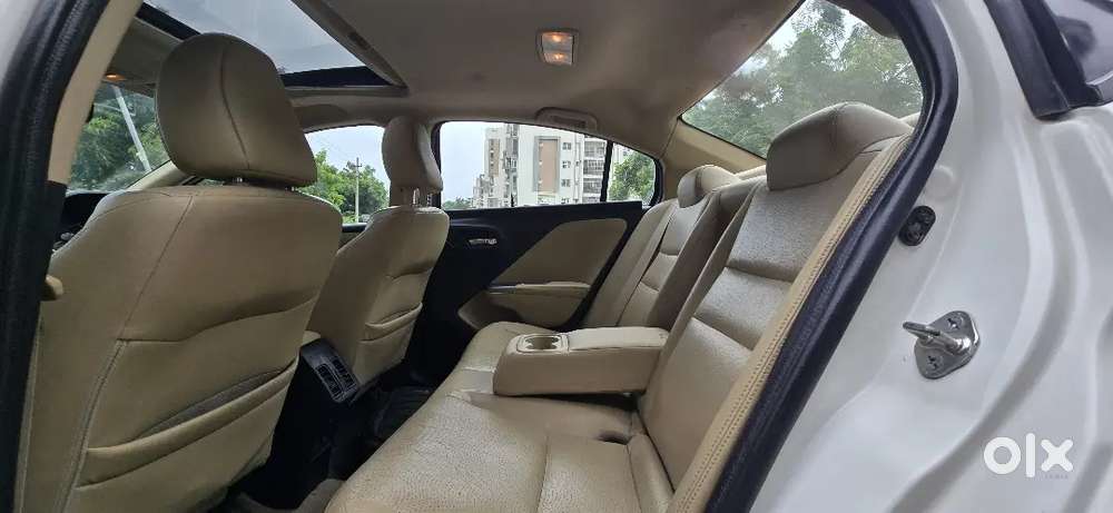 Honda City V At 2014 Well Maintain Car With Sunroof Top Model