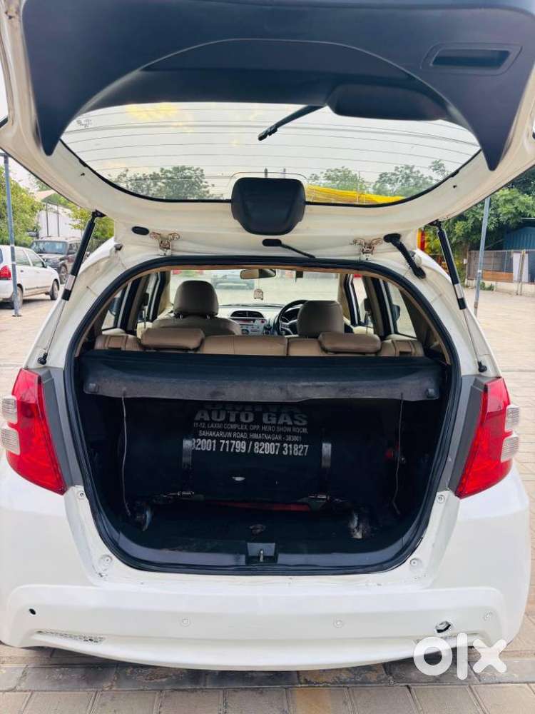 Honda Jazz E Mt I-vtec, 2012, Cng & Hybrids