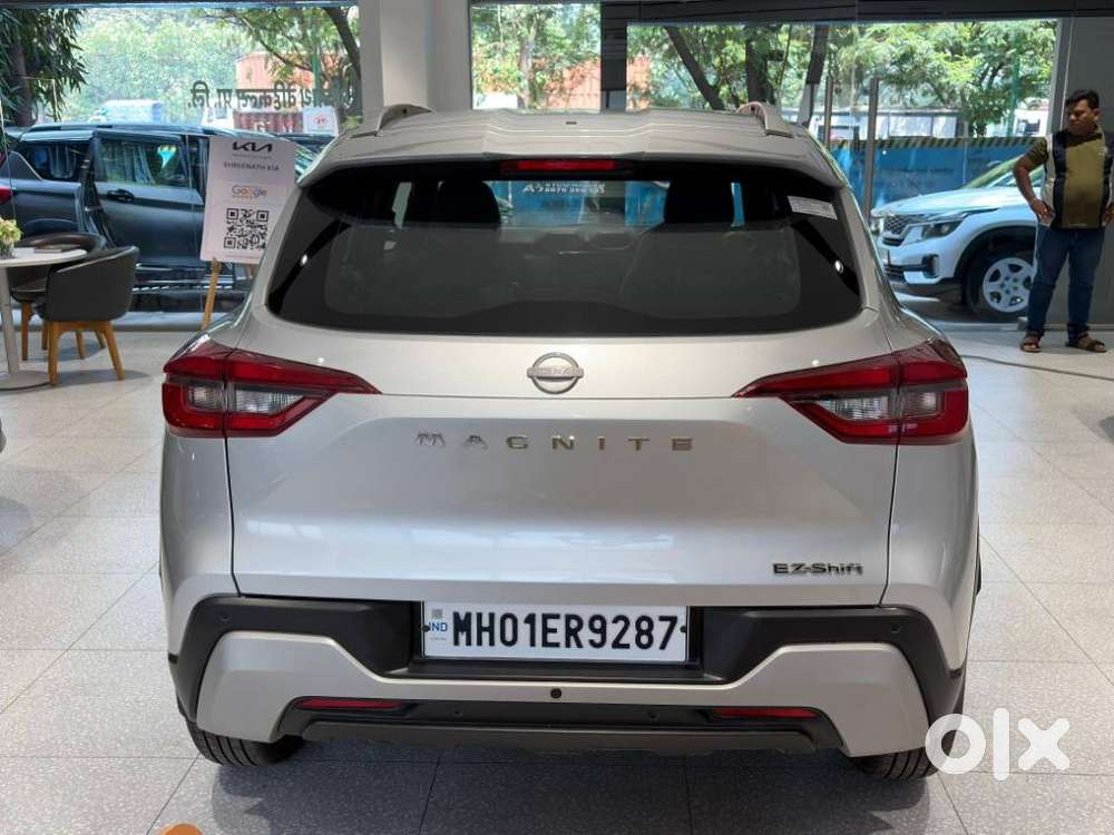 Nissan Magnite Kuro Edition Petrol Amt, 2025, Petrol