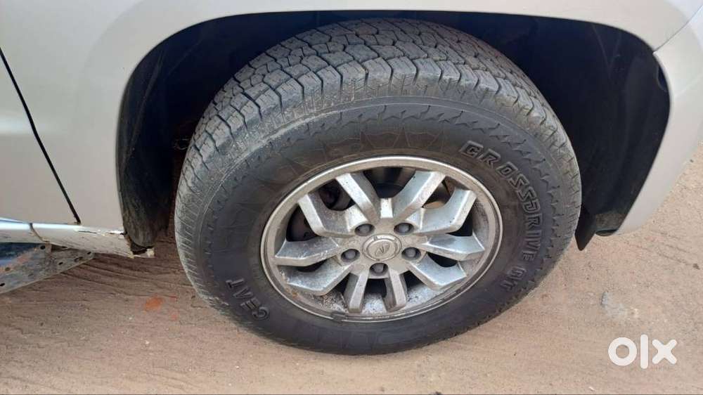 Mahindra Tuv300 T8 Diesel Automatic