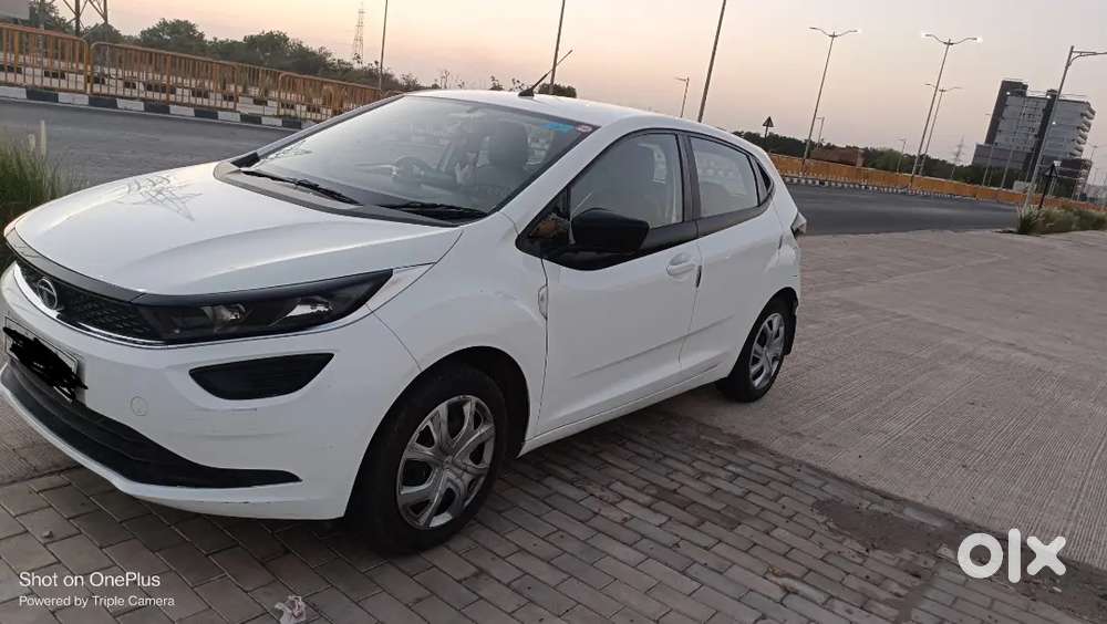 Tata Altroz Xm+ White Color