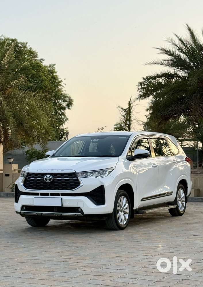 Toyota Innova Hycross 2.0 Vx (o) Hybrid 7 Str, 2024, Petrol