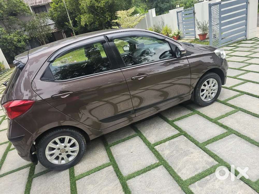 Family Used Tata Tiago 2018 Petrol 39000 Km Driven