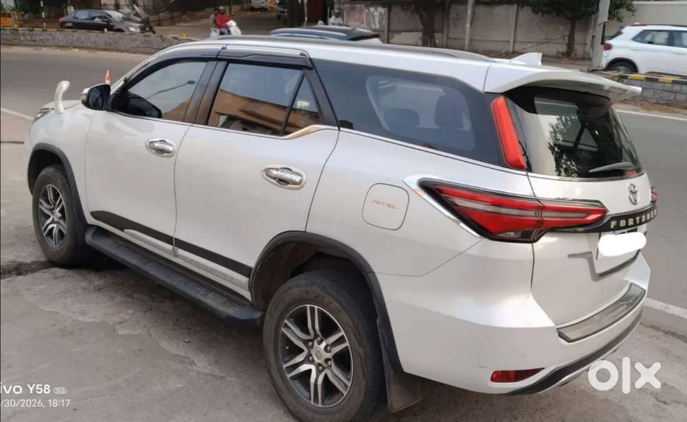 Toyota Fortuner, 2022, Petrol