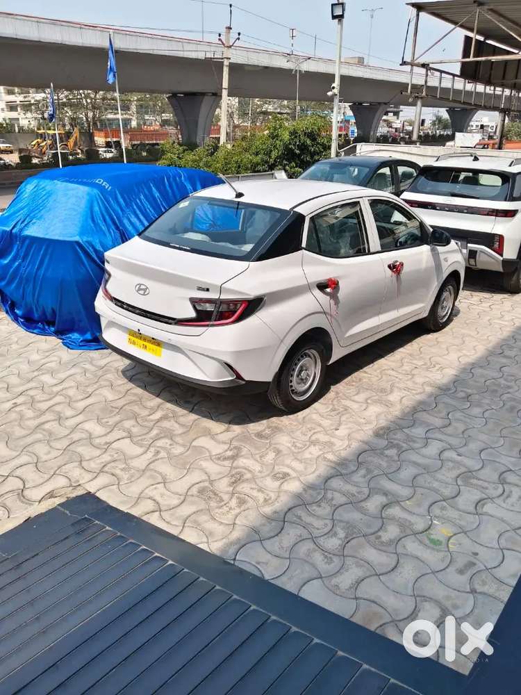 Hyundai Aura 2026 Cng And Petrol 5200 Km Driven