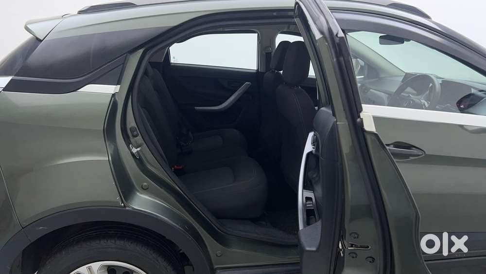 Tata Nexon 1.2 Revotron Xma Amt (s), 2022, Petrol