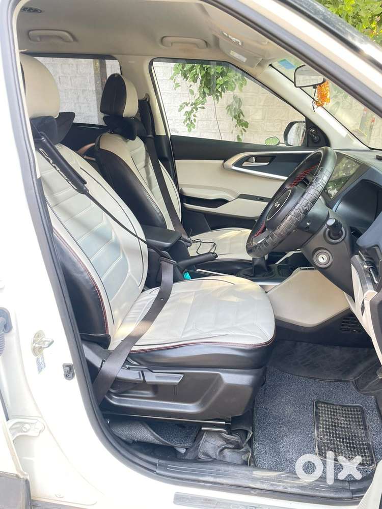 Kia Carens, 2023, Petrol