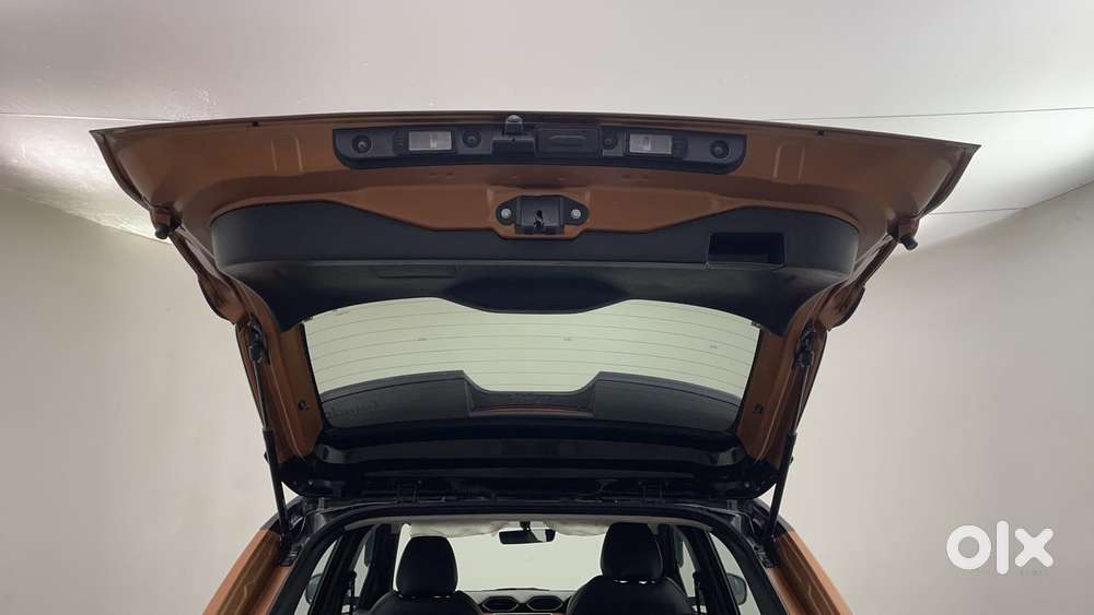 Nissan Magnite 1.0 Xv Premium Dual Tone, 2025, Petrol