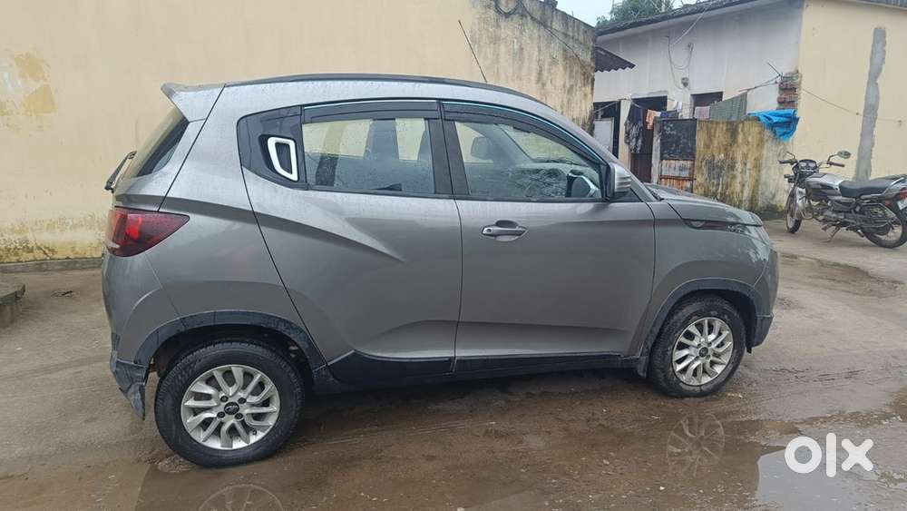 Mahindra Kuv 100 2017