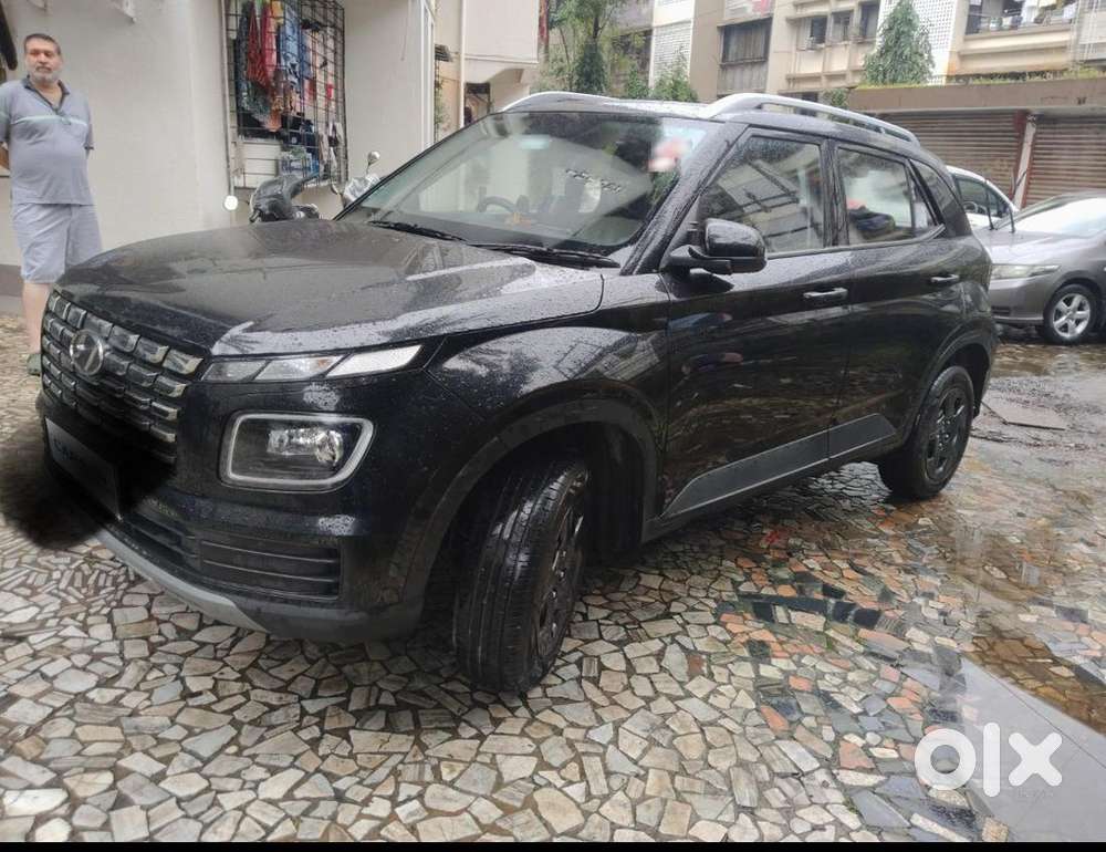 Hyundai Venue Petrol Manual 2025