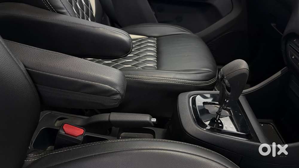 Tata Punch Accomplished Dazzle Amt Sunroof, 2023, Petrol