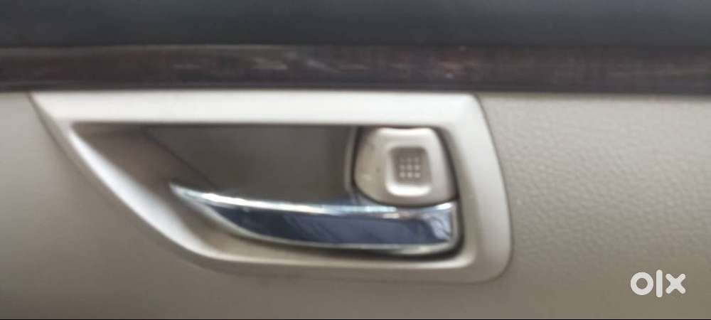 Maruti Suzuki Swift Dzire (2012)(petrol)
