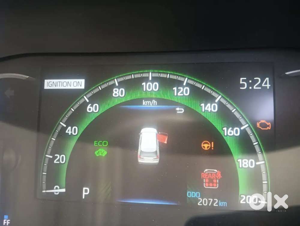 Toyota Innova Hycross 2025 Petrol 2000 Km Driven