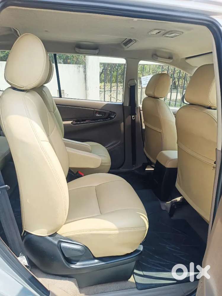 Toyota Innova Hycross 2015 Diesel 160000 Km Driven