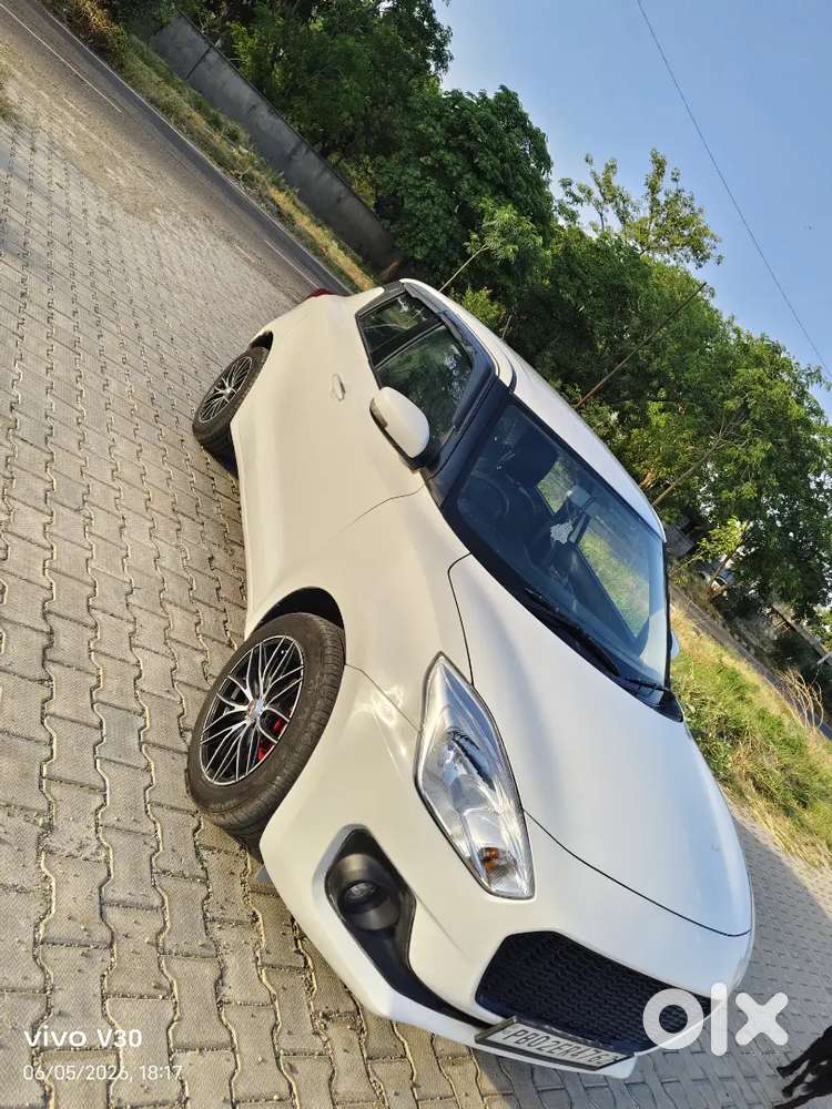 Maruti Suzuki Swift Vxi 2023 With Extra Alloywheels