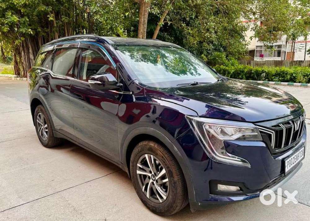 Mahindra Xuv700 2.0 Ax 5 Petrol Mt 7 Str, 2024, Petrol